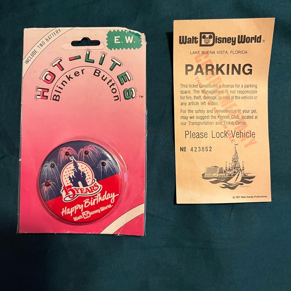 RARE 1986 Vintage Walt Disney World 15th anniversary button